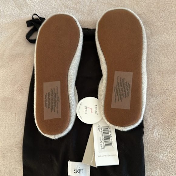 SKIN Worldwide 100% Cashmere Slippers with Suede Sole Size XS - Picture 3 of 5